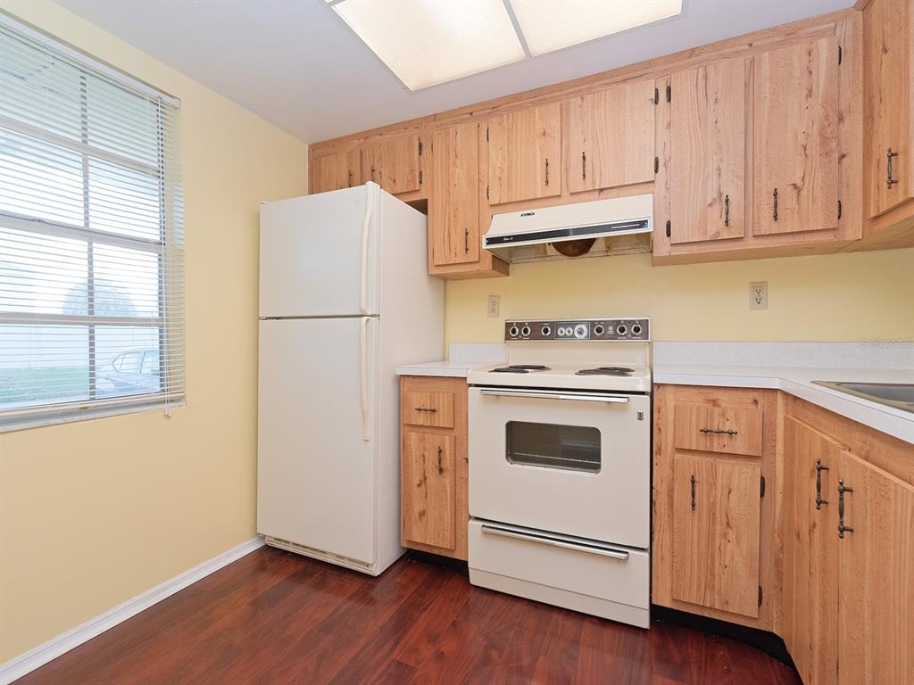 2465 Northside Drive, Unit 906 Clearwater, FL 33761 - Photo 5 of 33