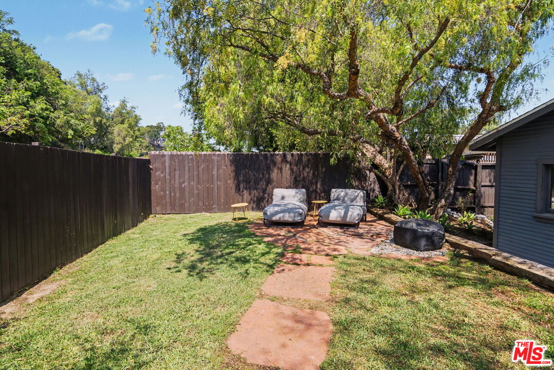 2449 Riverside Place Los Angeles, CA 90039 - Photo 35 of 42