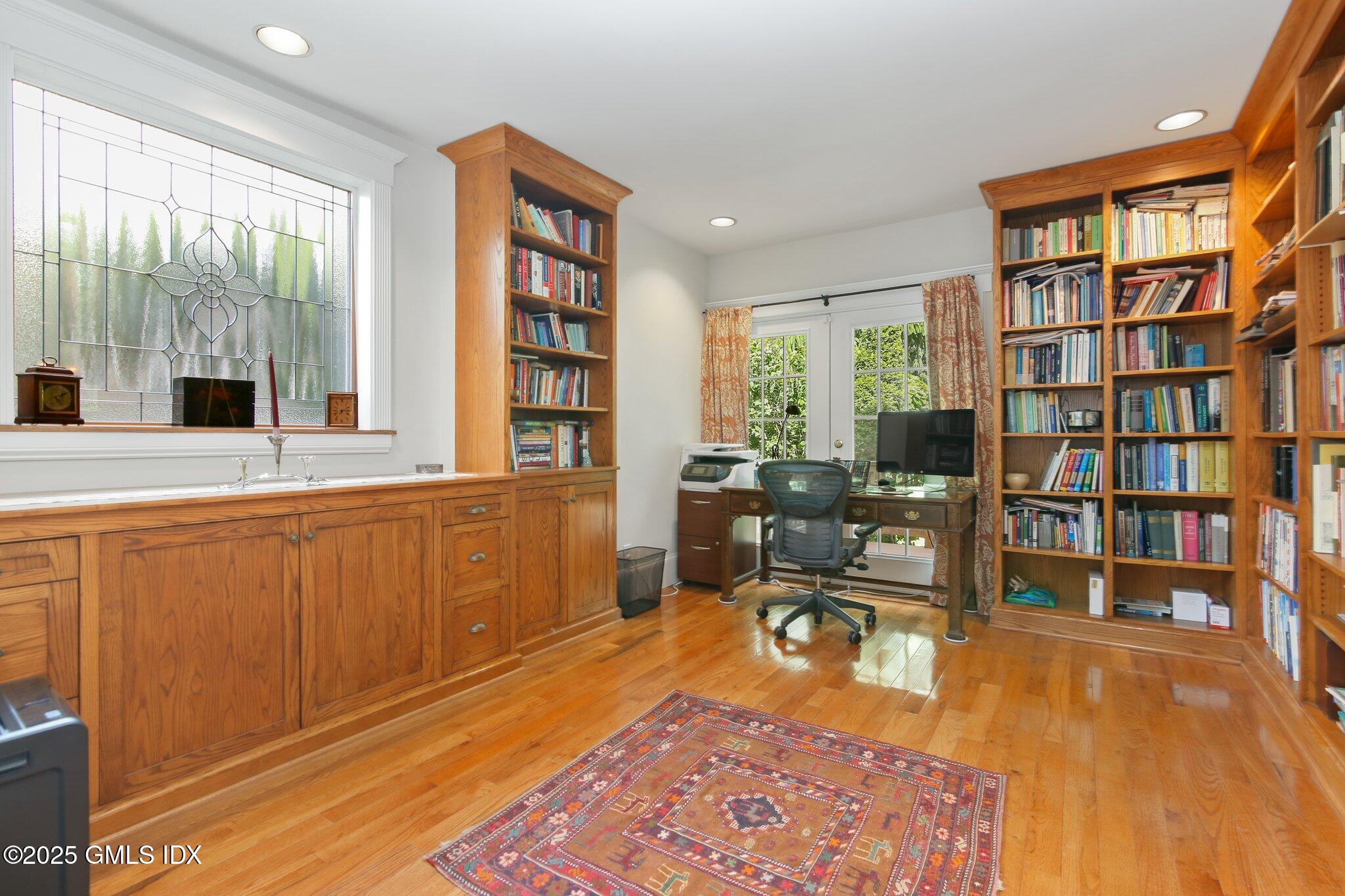 23 Westview Place Riverside, CT 06878 - Photo 18 of 42 Study / Office / Den