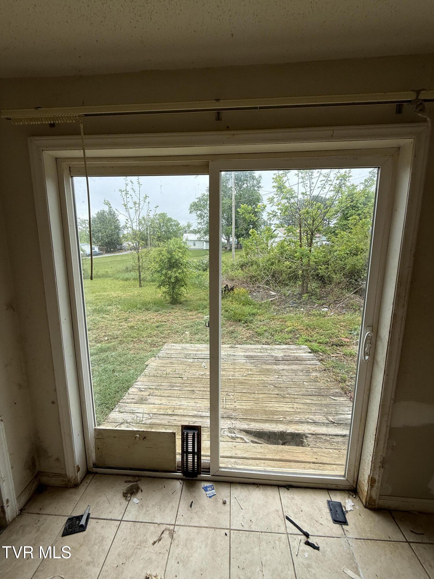 1007 Embreville Road Johnson City, TN 37604 - Photo 20 of 22 IMG_0329