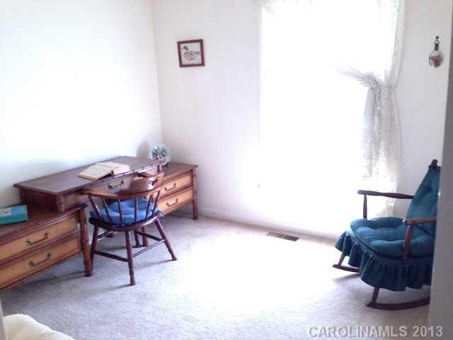 9104 Singingpine Road, Unit 12 Charlotte, NC 28214 - Photo 4 of 9 Gallery Image 4