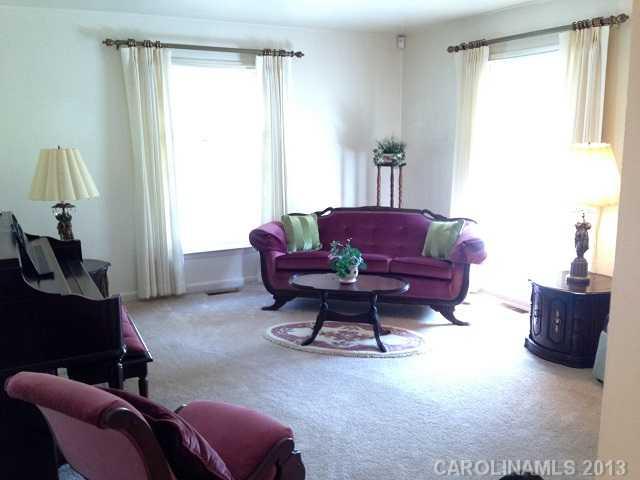9104 Singingpine Road, Unit 12 Charlotte, NC 28214 - Photo 6 of 9 Gallery Image 6