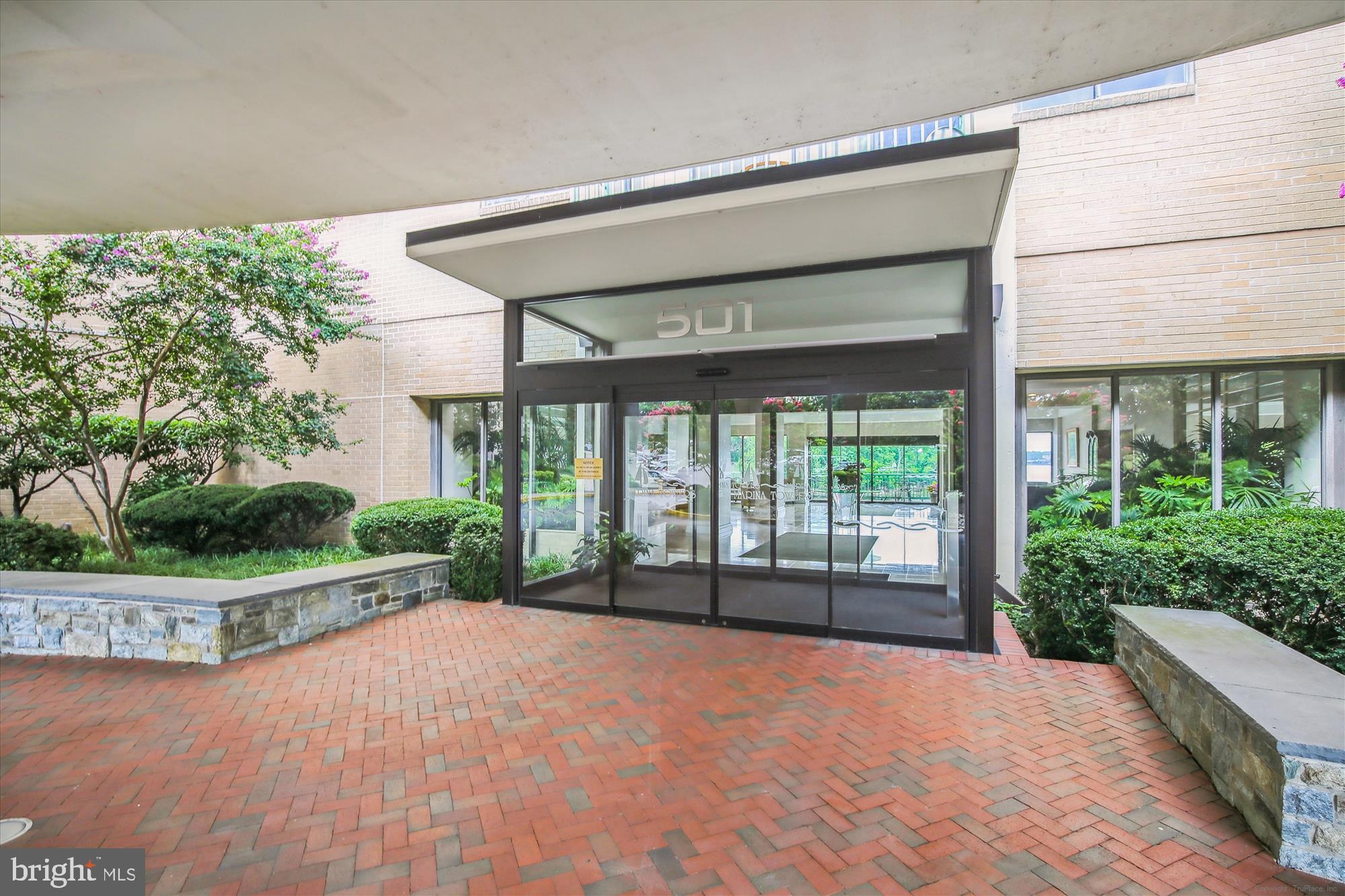 501 Slaters Lane, Unit 806 Alexandria, VA 22314 - Photo 3 of 68