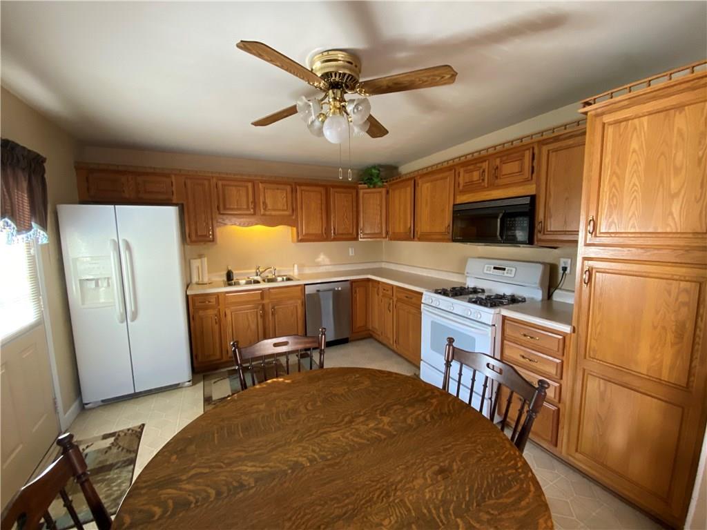 8237 Laughlin Drive Indianapolis, IN 46219 - Photo 5 of 9