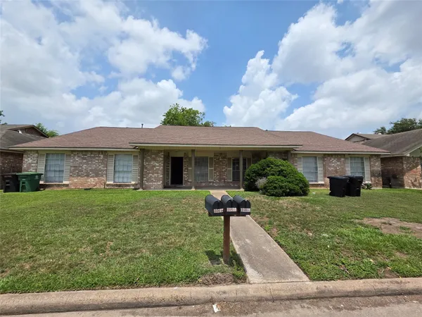 $1,295 | 12740 Shannon Hills Drive, Houston, TX 77099