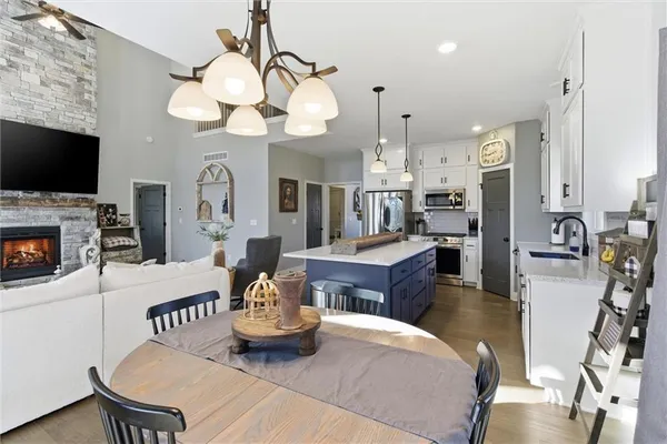 $649,000 | 2101 Petty Road, Kearney, MO 64060