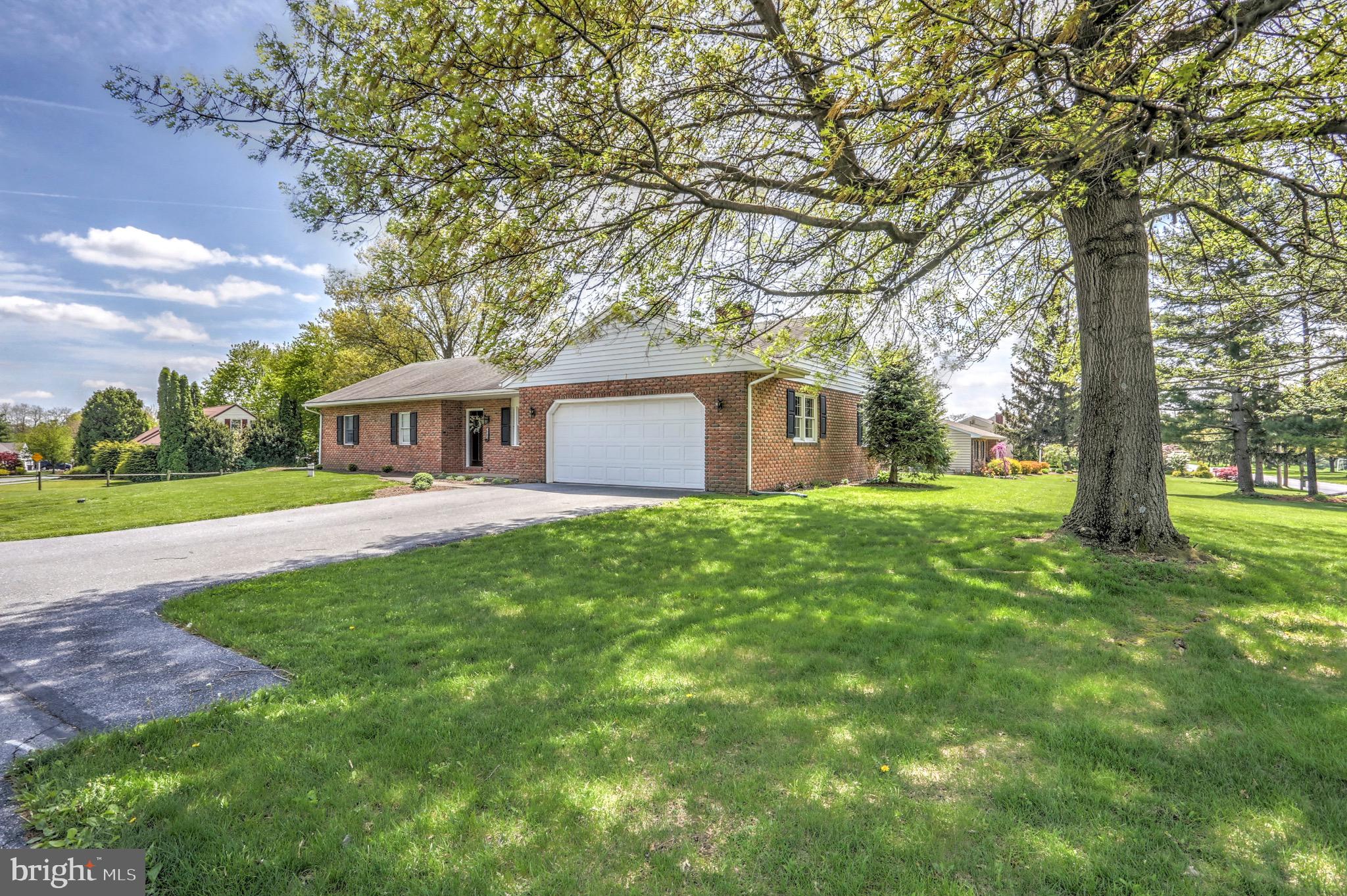 502 Deer Run Road Lititz, PA 17543 - Photo 4 of 38