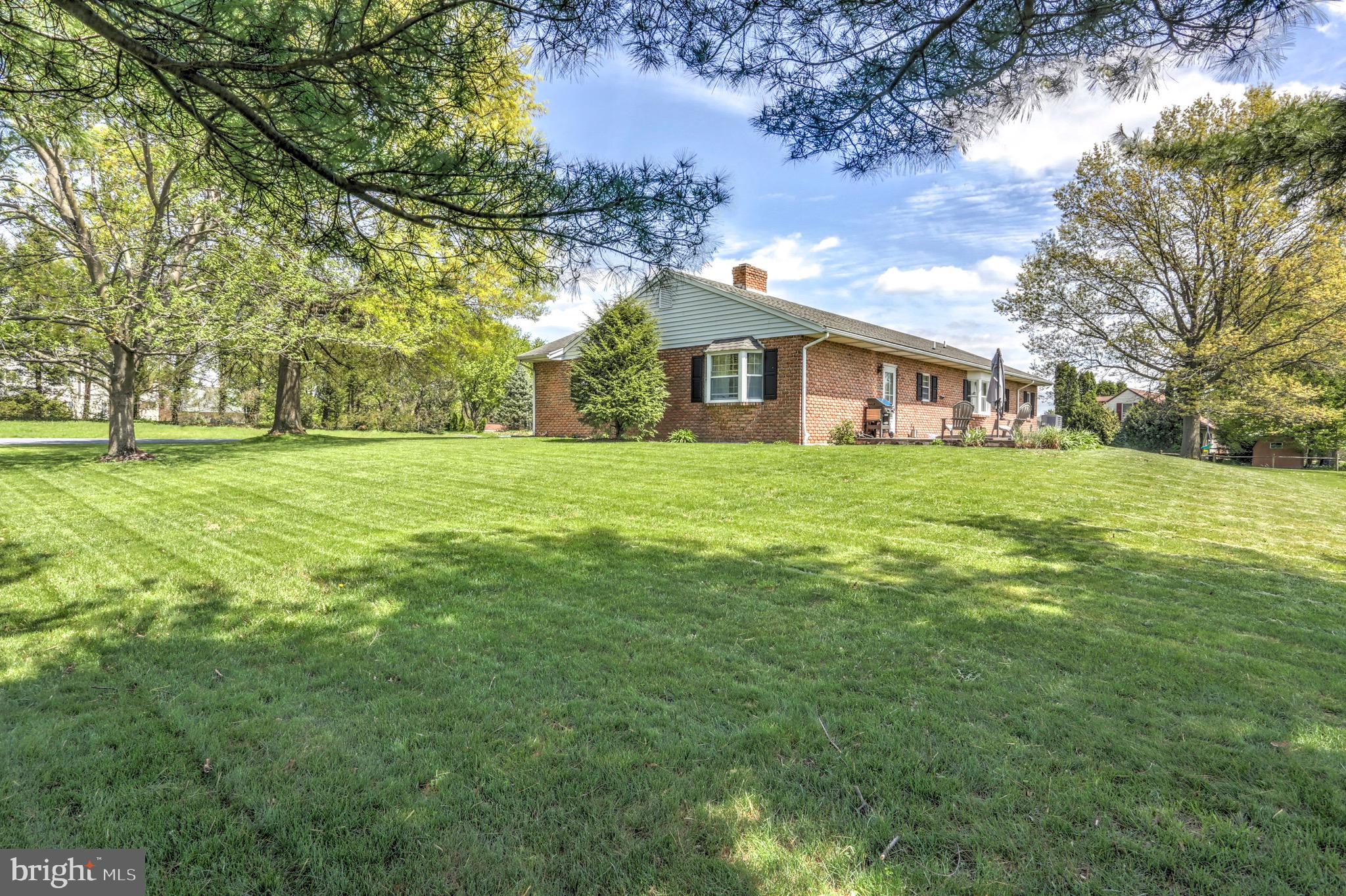 502 Deer Run Road Lititz, PA 17543 - Photo 6 of 38