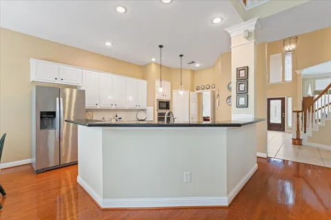 $729,900 | 39 Laurelhurst Circle, The Woodlands, TX 77382