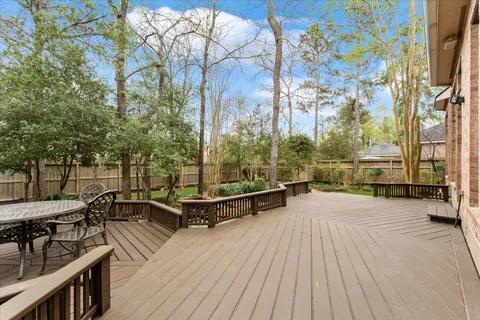$729,900 | 39 Laurelhurst Circle, The Woodlands, TX 77382