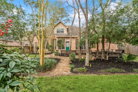 $729,900 | 39 Laurelhurst Circle, The Woodlands, TX 77382