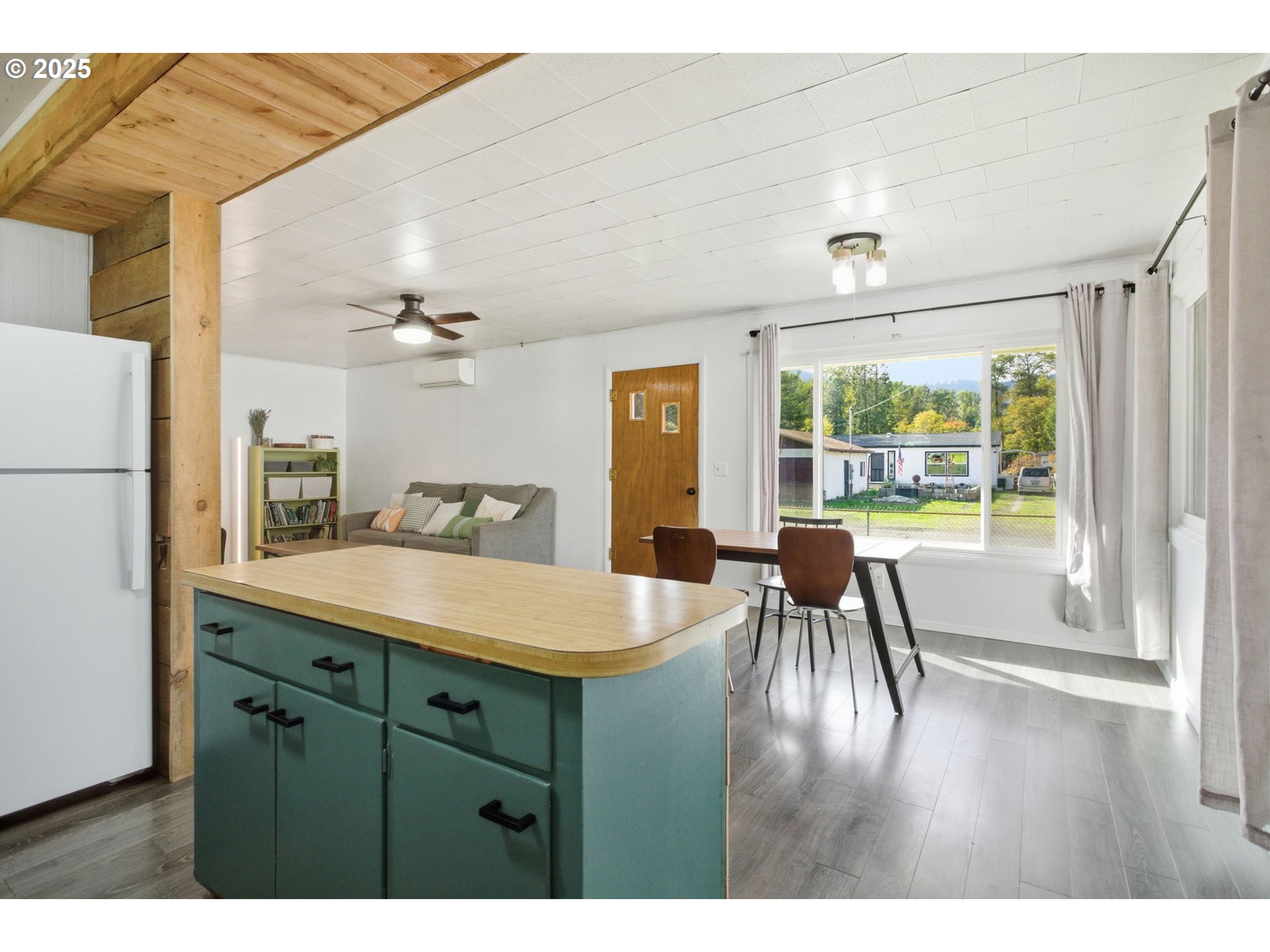 76395 River Road Oakridge, OR 97463 - Photo 13 of 38