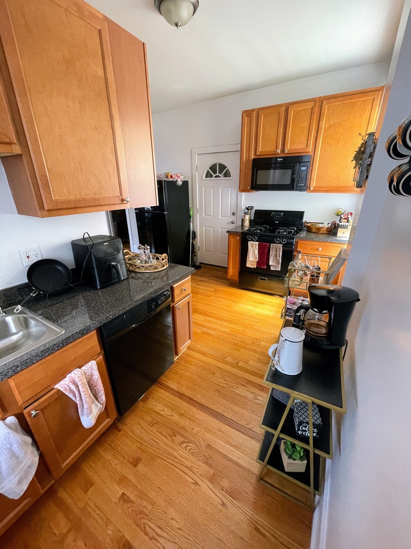 1111 West Grace Street, Unit 3R Chicago, IL 60613 - Photo 13 of 14