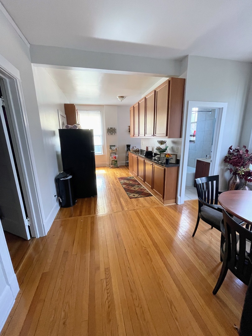 1111 West Grace Street, Unit 3R Chicago, IL 60613 - Photo 5 of 14