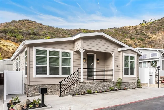 a close up of a shower