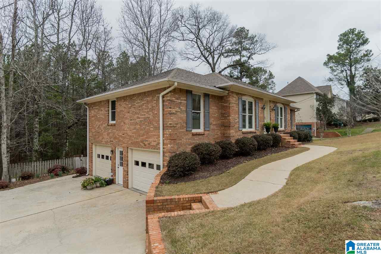 1041 Independence Court Alabaster, AL 35007 - Photo 3 of 36