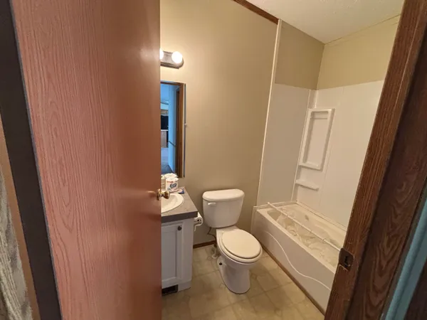 $40,000 | 6704 Mill Stream Lane, Lansing, MI 48911