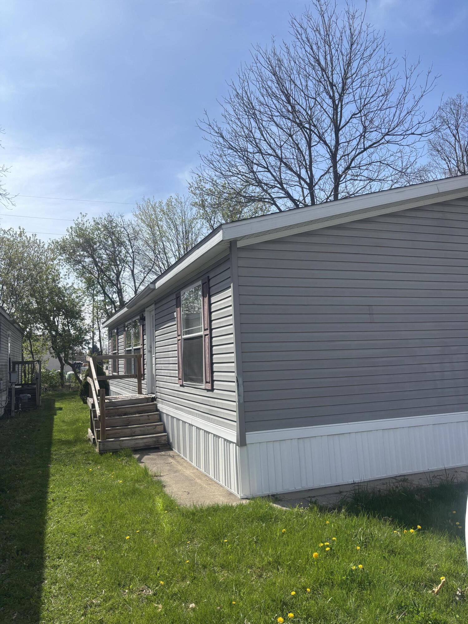 6704 Mill Stream Lane Lansing, MI 48911 - Photo 21 of 22 IMG_0475