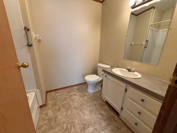 $40,000 | 6704 Mill Stream Lane, Lansing, MI 48911