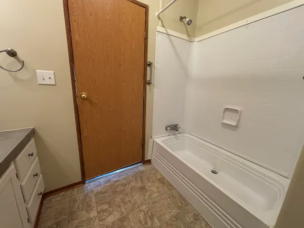 $40,000 | 6704 Mill Stream Lane, Lansing, MI 48911