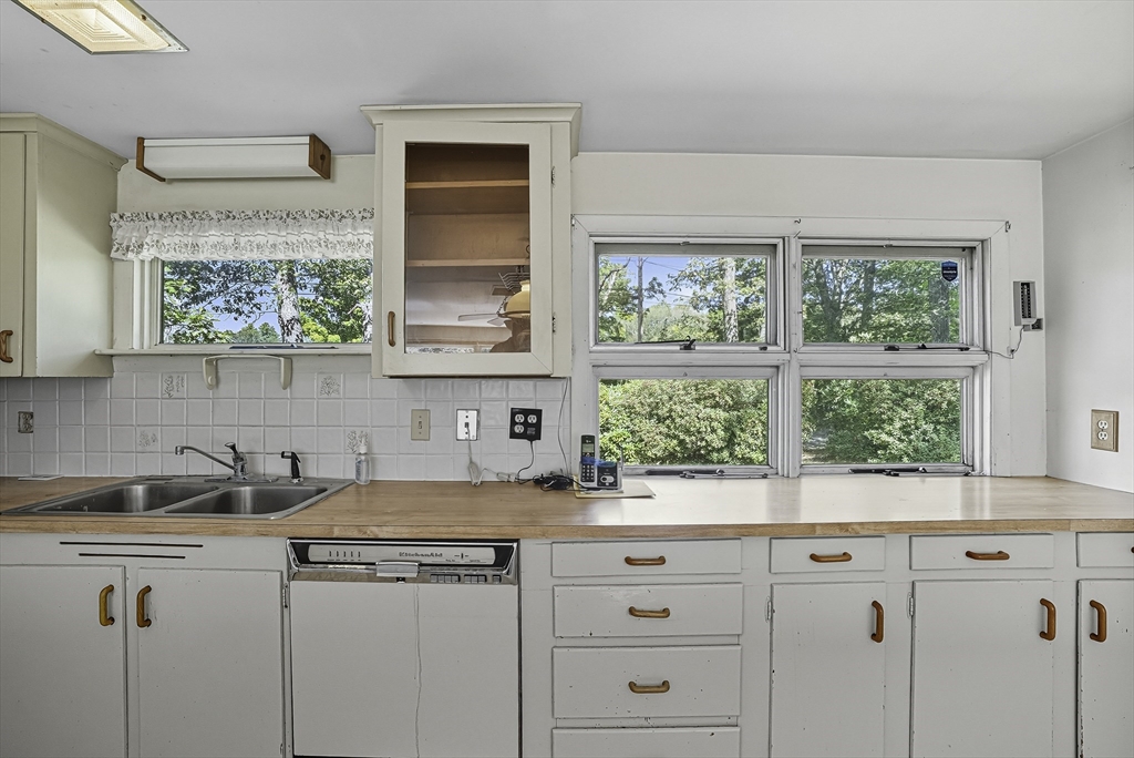 77 Prospect Street Upton, MA 01568 - Photo 11 of 39