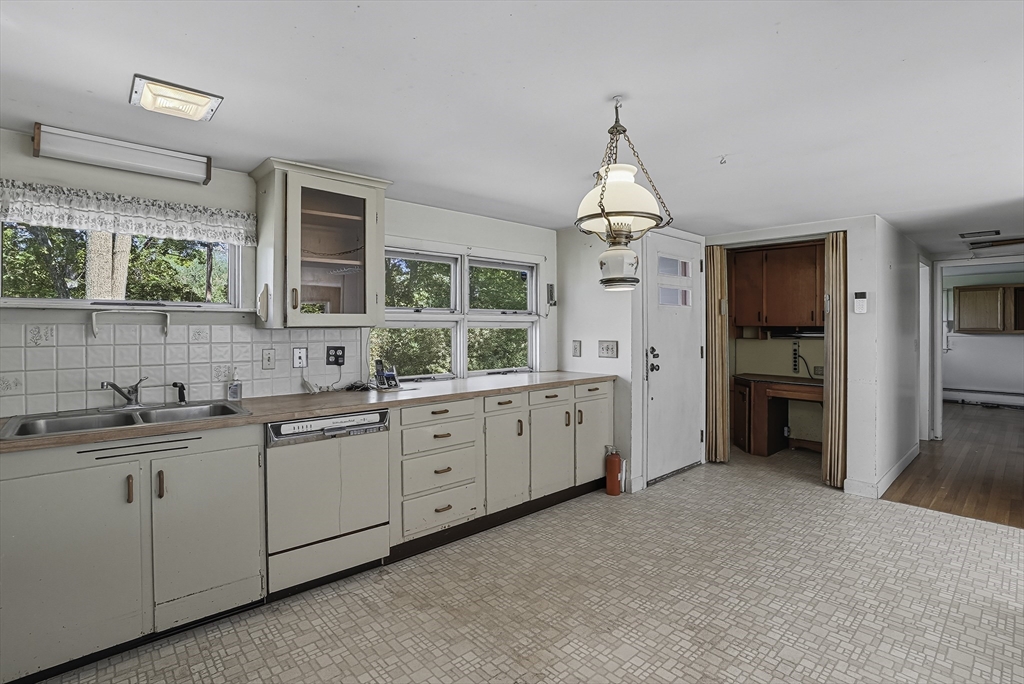 77 Prospect Street Upton, MA 01568 - Photo 13 of 39