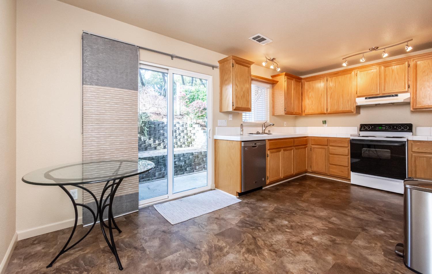 1384 Oak Ridge Drive Colfax, CA 95713 - Photo 9 of 36