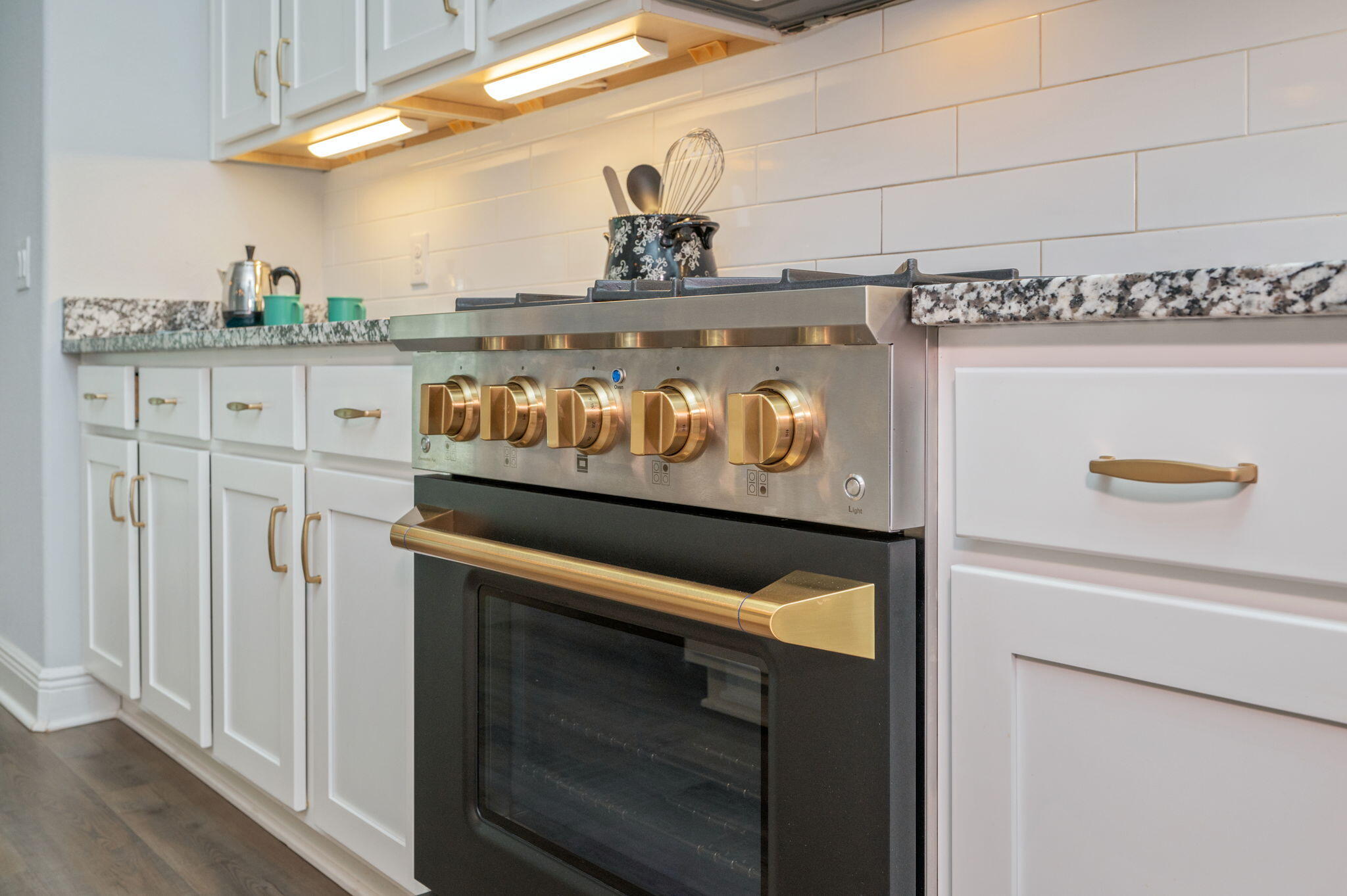 6125 Quintette Road Pace, FL 32571 - Photo 22 of 71 a close view of stove