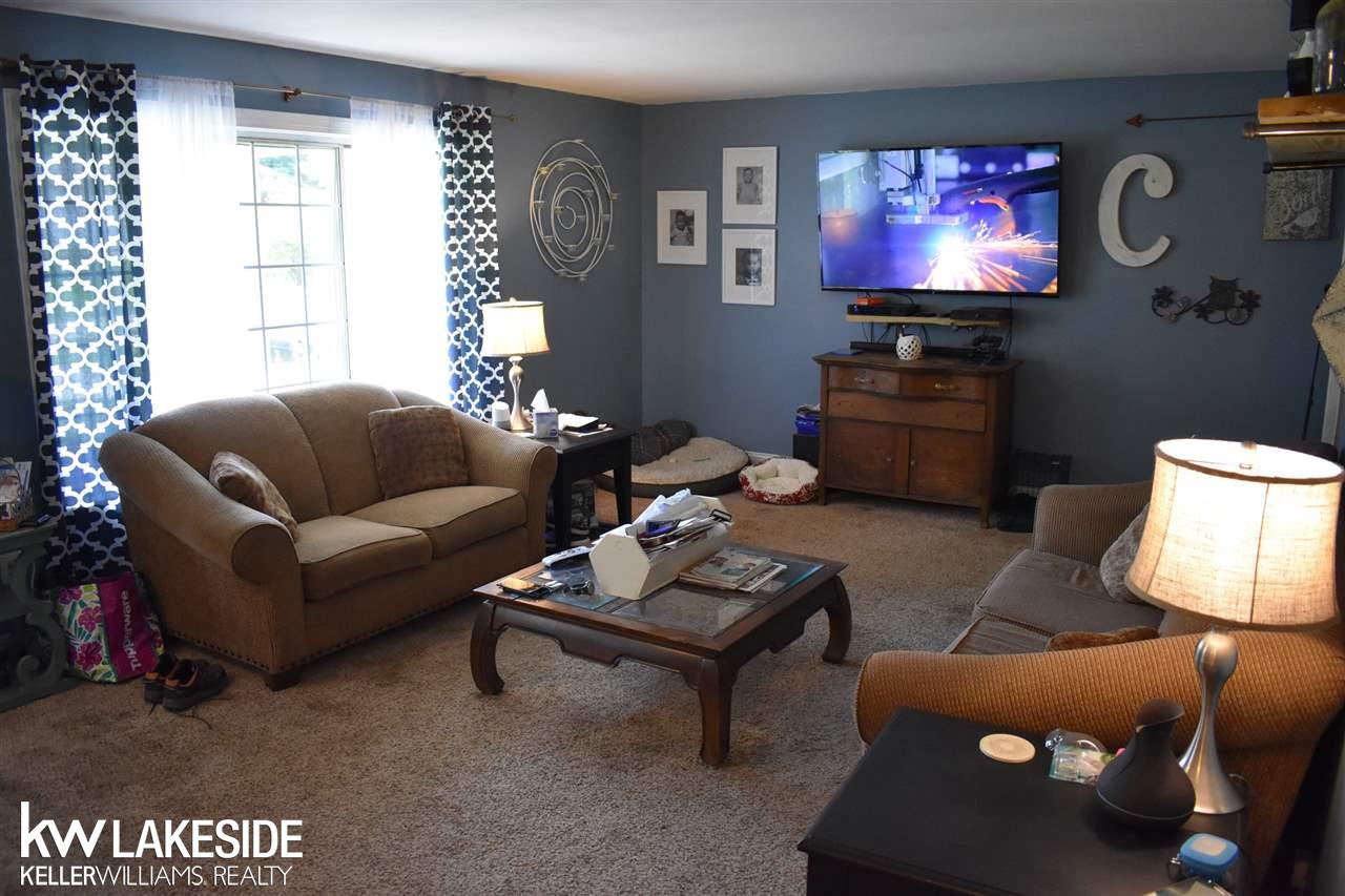 2760 Buckner Road Lake Orion, MI 48362 - Photo 5 of 12 31325781-4.JPG