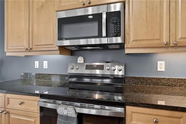 $430,000 | 9803 Nieman Place, Overland Park, KS 66214