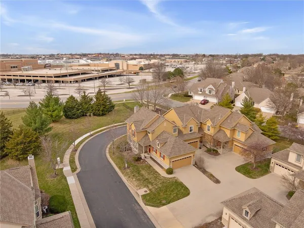 $430,000 | 9803 Nieman Place, Overland Park, KS 66214
