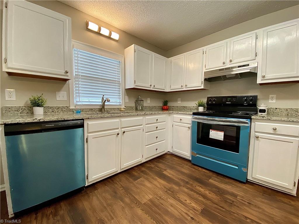 410 Shadybrook Road High Point, NC 27265 - Photo 8 of 43
