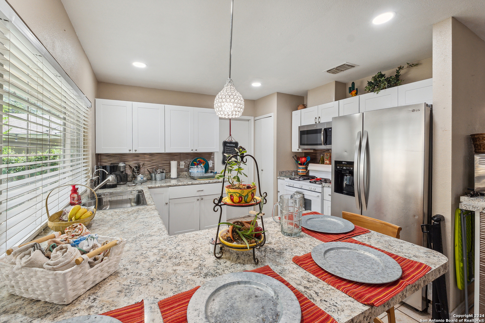 6738 Spring Manor Street San Antonio, TX 78249 - Photo 9 of 28