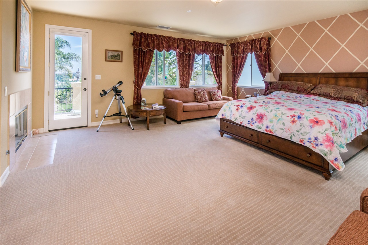 2862 Rancho Cortes Carlsbad, CA 92009 - Photo 14 of 25 Gallery Image 14