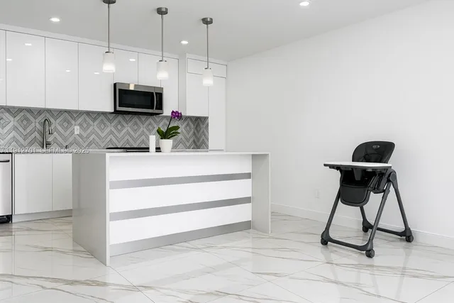 $2,800 | 15465 Southwest 86th Terrace, Unit 102, Miami, FL 33193