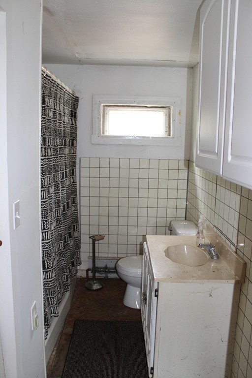 43 Roy Road Charlton, MA 01507 - Photo 13 of 29 Gallery Image 13