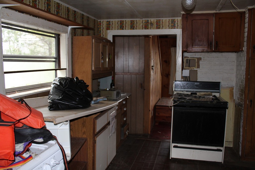 43 Roy Road Charlton, MA 01507 - Photo 5 of 29 Gallery Image 5
