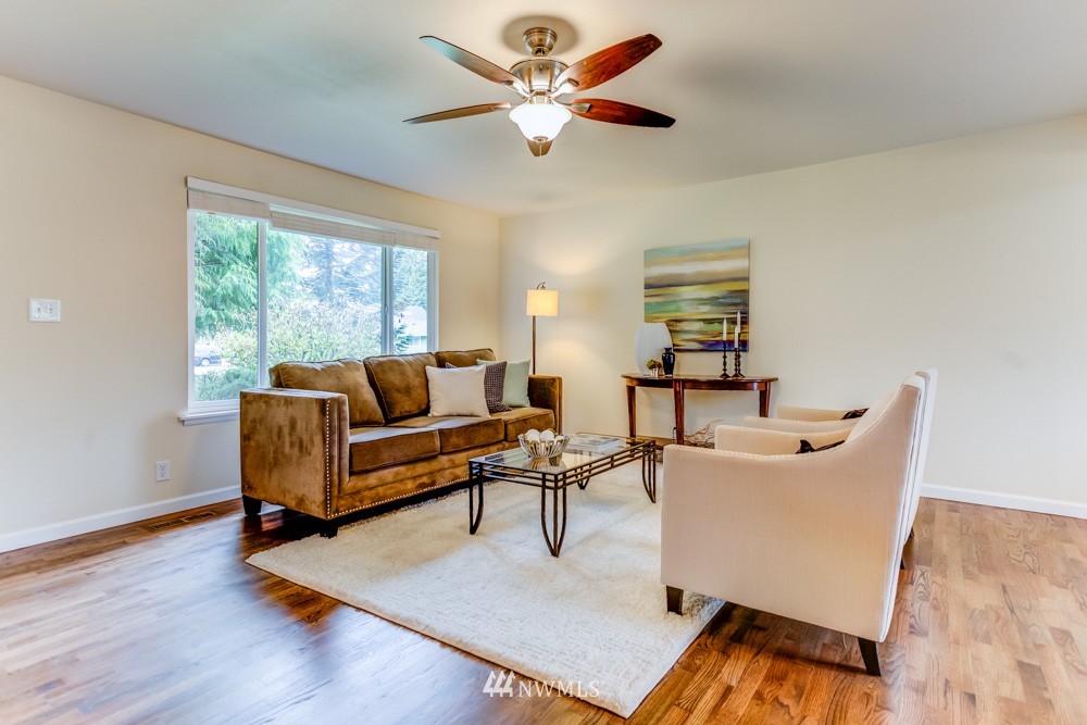 4218 Northeast 25th Place Renton, WA 98059 - Photo 3 of 22