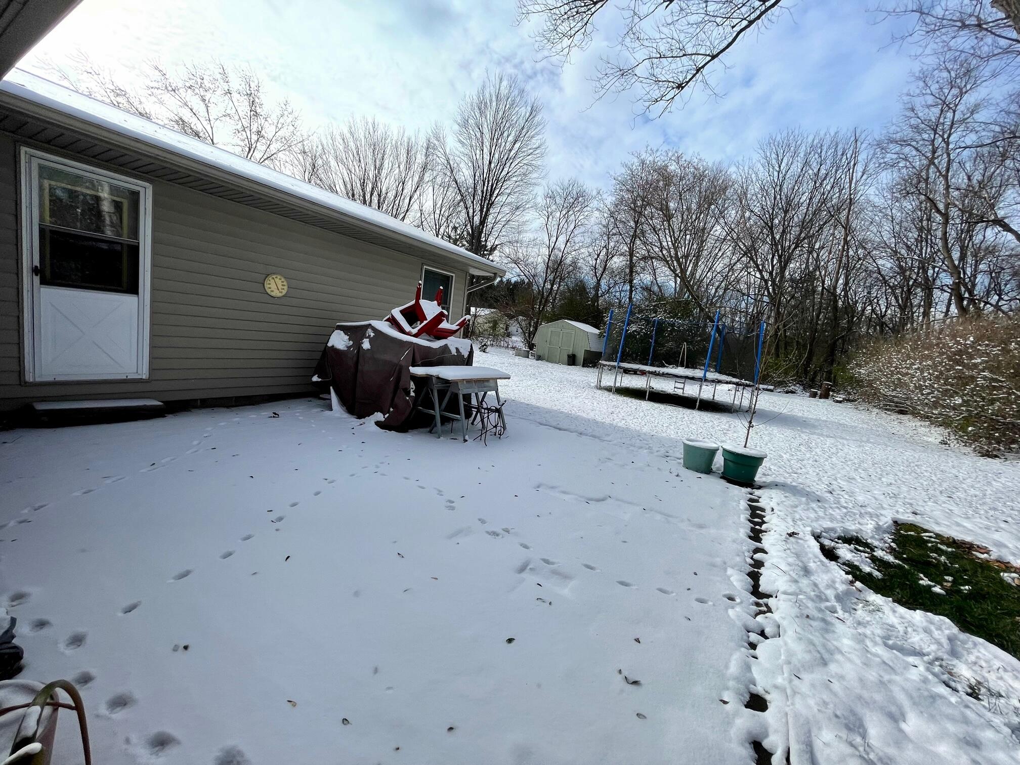 3514 Henderson Road Spring Arbor, MI 49283 - Photo 31 of 35 3514 Henderson patio