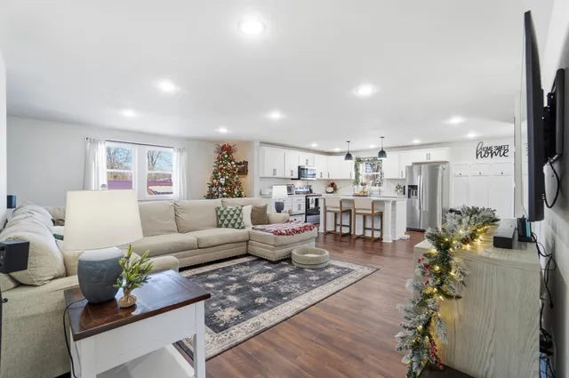 $214,900 | 212 North Hendricks Street, Warren, IN 46792