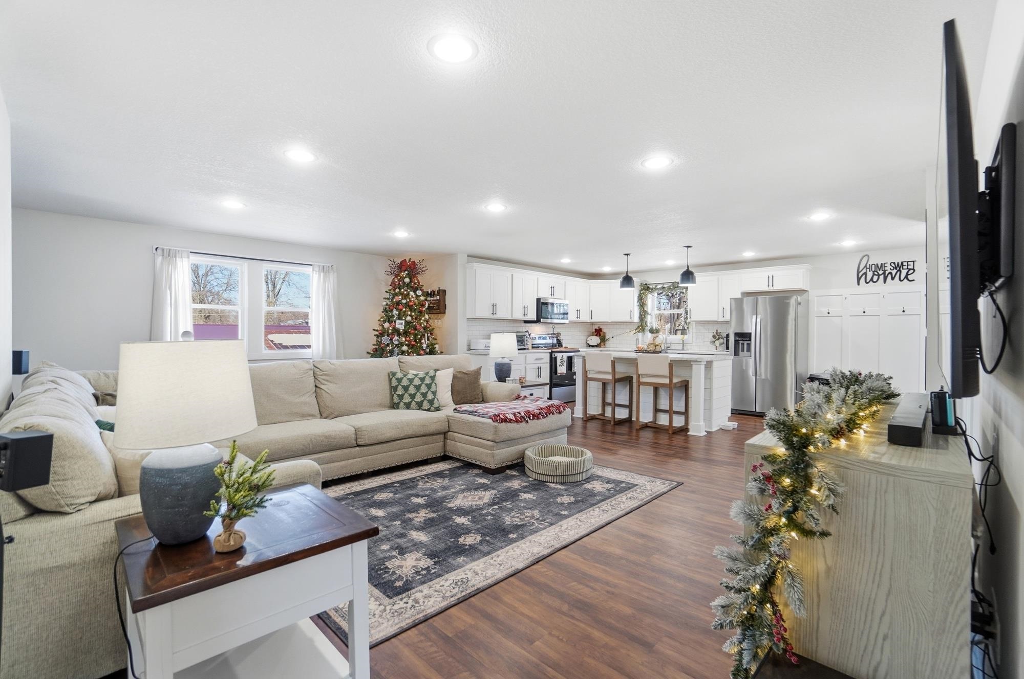 212 North Hendricks Street Warren, IN 46792 - Photo 11 of 36