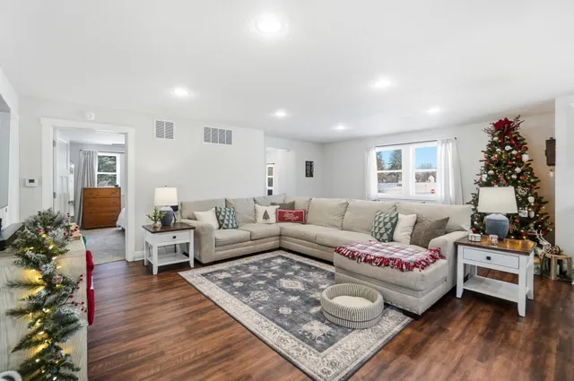 $214,900 | 212 North Hendricks Street, Warren, IN 46792