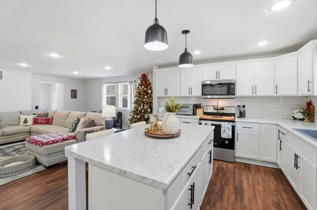 $214,900 | 212 North Hendricks Street, Warren, IN 46792