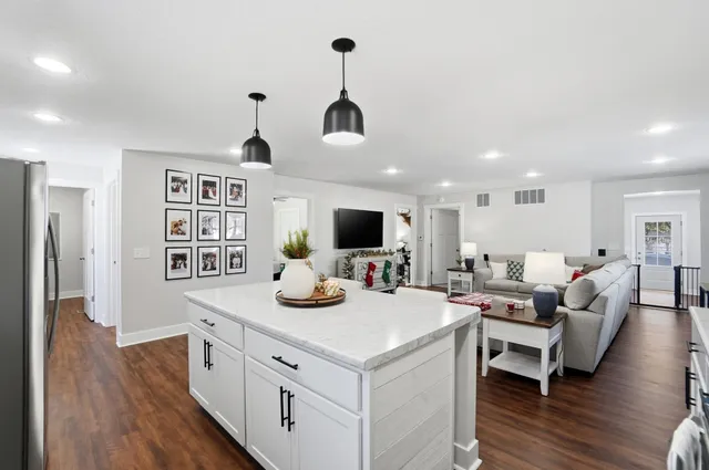 $214,900 | 212 North Hendricks Street, Warren, IN 46792