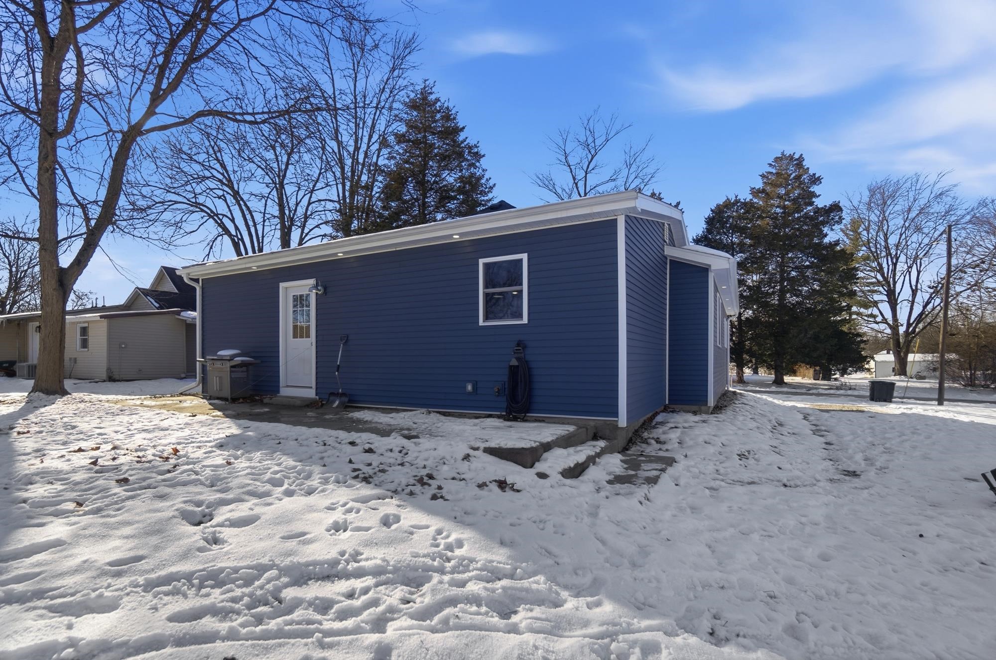 212 North Hendricks Street Warren, IN 46792 - Photo 32 of 36