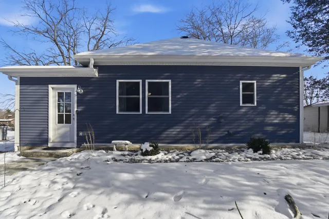 $214,900 | 212 North Hendricks Street, Warren, IN 46792