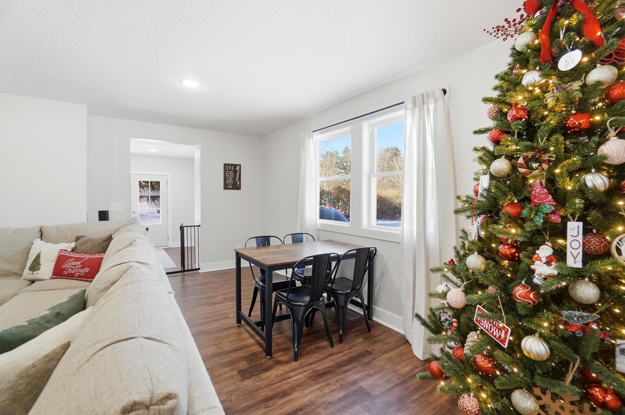 212 North Hendricks Street Warren, IN 46792 - Photo 9 of 36