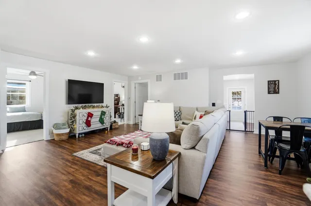 $214,900 | 212 North Hendricks Street, Warren, IN 46792