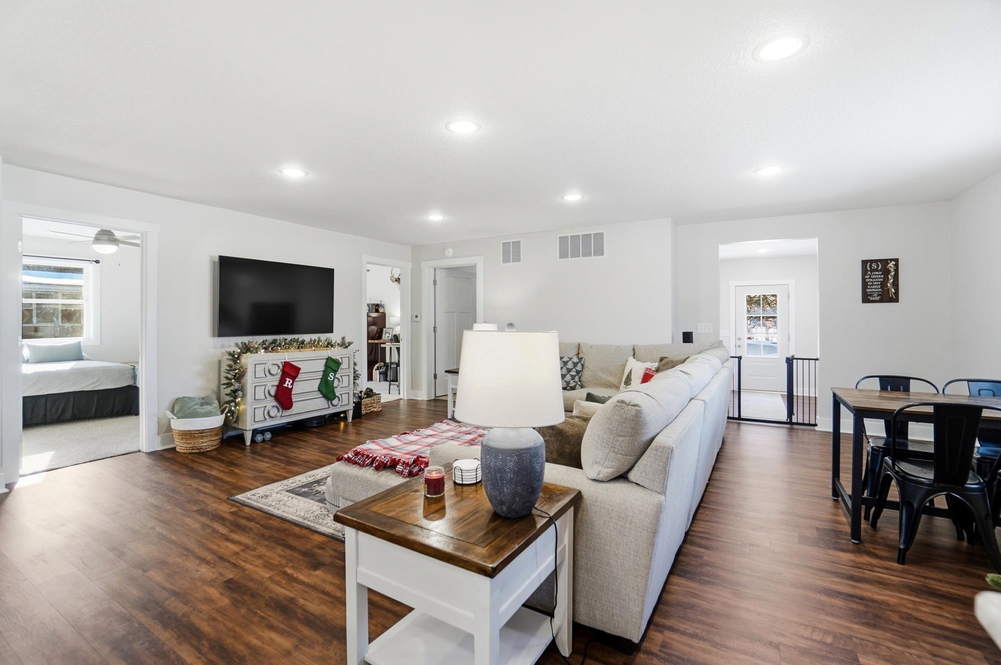 212 North Hendricks Street Warren, IN 46792 - Photo 10 of 36