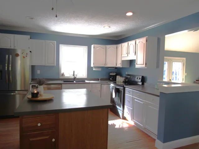 $550,000 | 21 Lake Avenue, Franklin, NH 03235